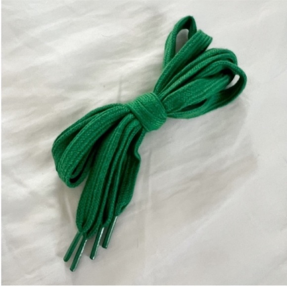 NWT Adidas Stan Smith Sneakers, Cloud White and Collegiate Navy, Size 6 - Picture 8 of 8